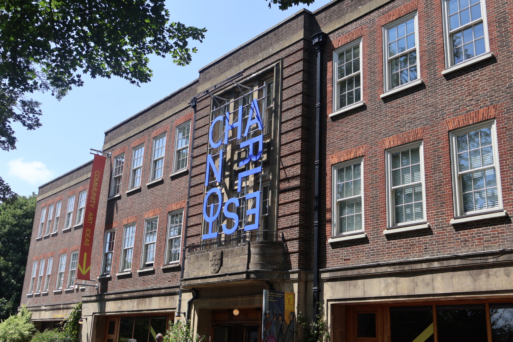 The front of the charleston building from the right side